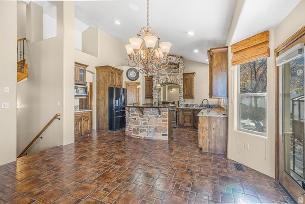 Image 13 of property listing at 14278 S FRIENDSHIP DR, Herriman, UT 84096