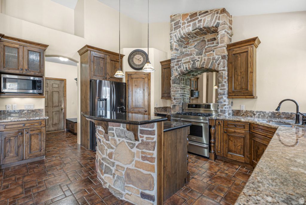 Image 15 of property listing at 14278 S FRIENDSHIP DR, Herriman, UT 84096