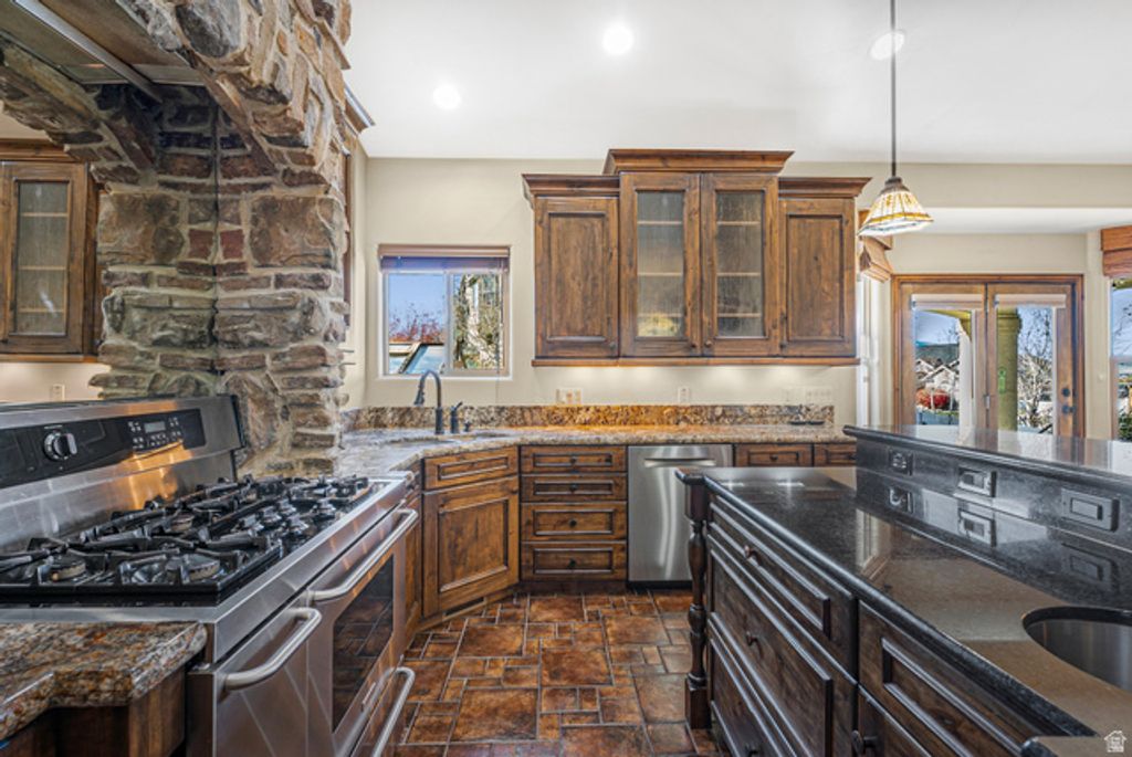 Image 17 of property listing at 14278 S FRIENDSHIP DR, Herriman, UT 84096