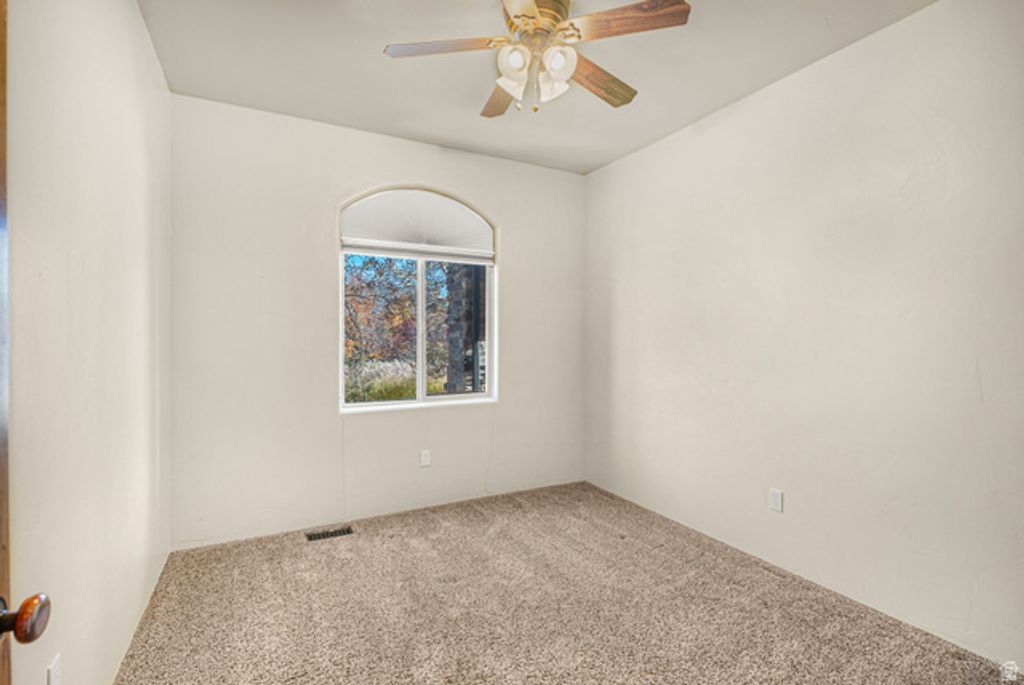 Image 28 of property listing at 14278 S FRIENDSHIP DR, Herriman, UT 84096