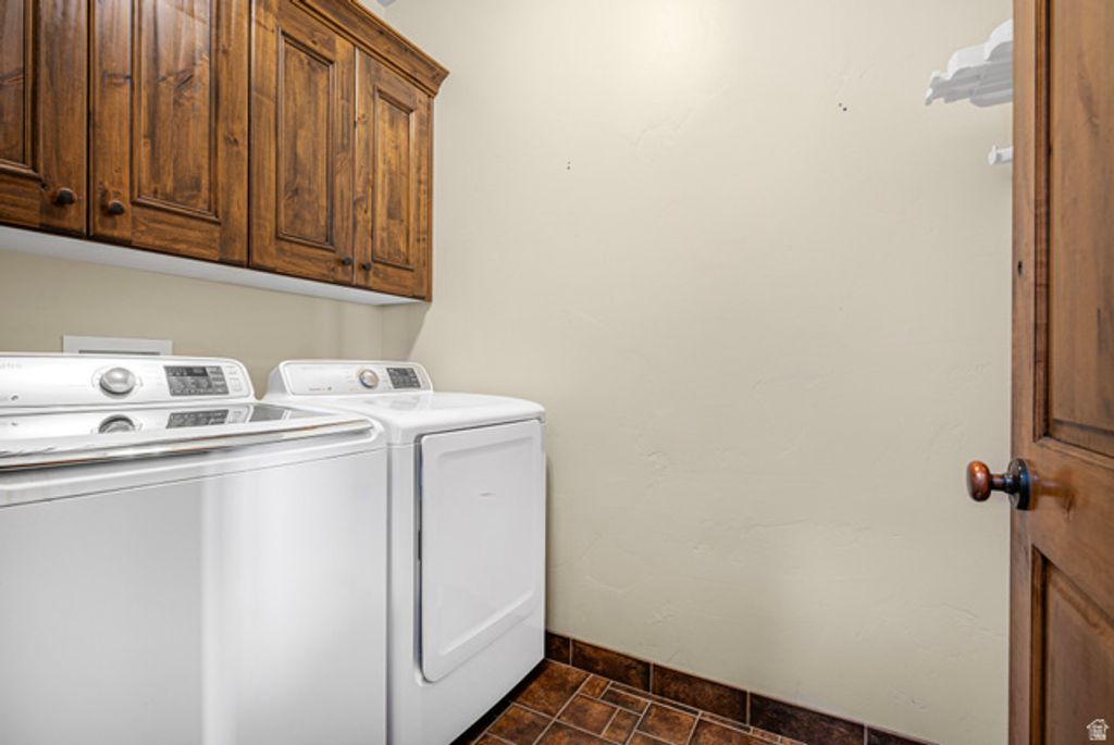 Image 36 of property listing at 14278 S FRIENDSHIP DR, Herriman, UT 84096