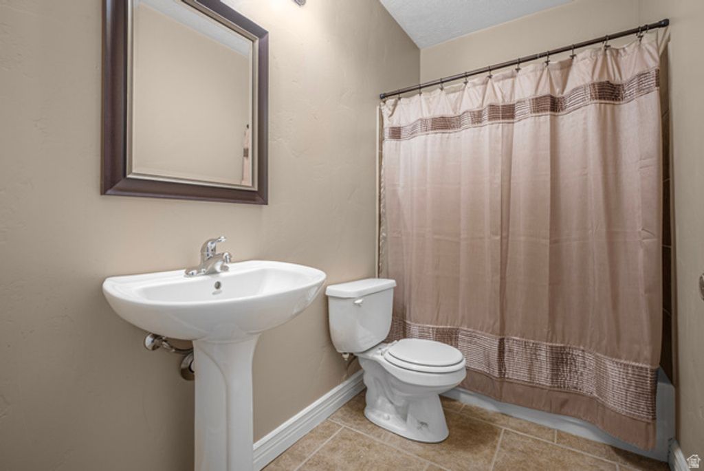 Image 39 of property listing at 14278 S FRIENDSHIP DR, Herriman, UT 84096