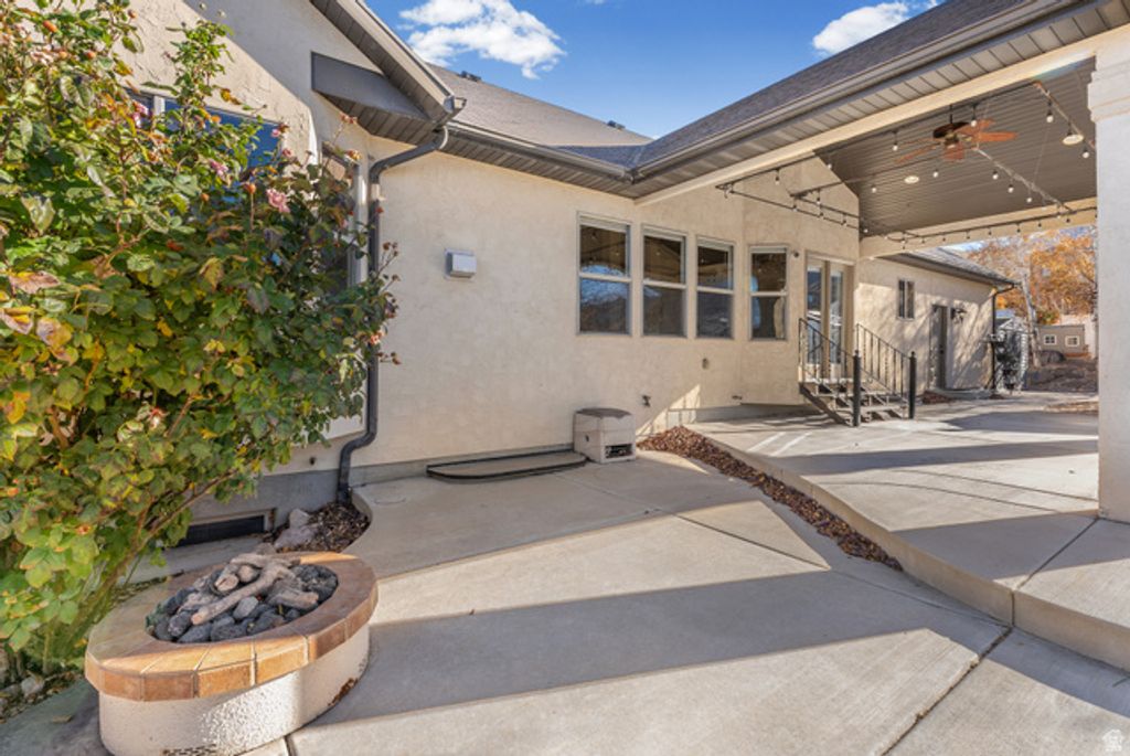 Image 42 of property listing at 14278 S FRIENDSHIP DR, Herriman, UT 84096