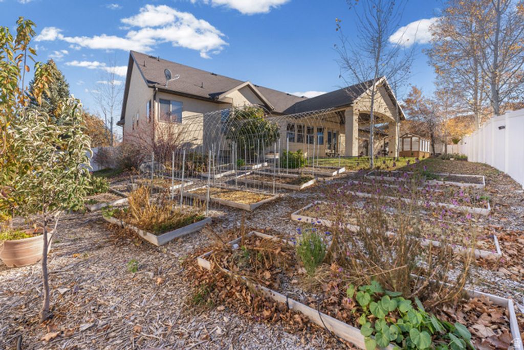 Image 44 of property listing at 14278 S FRIENDSHIP DR, Herriman, UT 84096