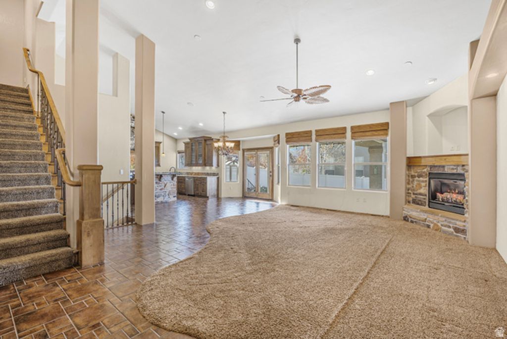 Image 9 of property listing at 14278 S FRIENDSHIP DR, Herriman, UT 84096