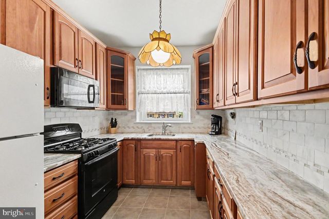 506 GLENN VALLEY DR, Norristown, PA 19401