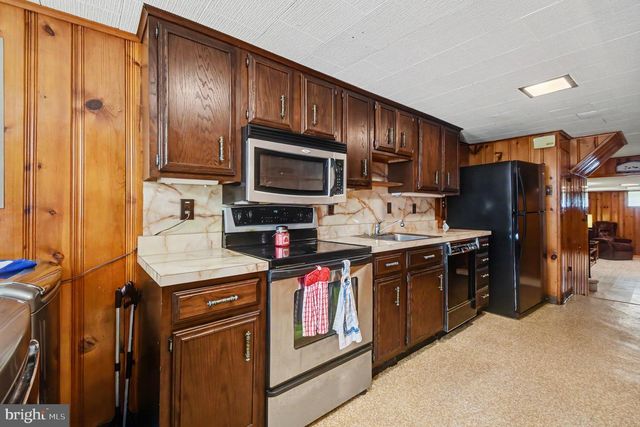 506 GLENN VALLEY DR, Norristown, PA 19401