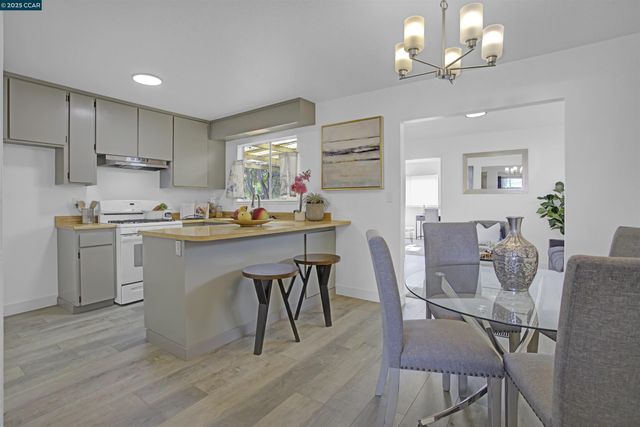 2110 Barrett Ave, Richmond, CA 94801