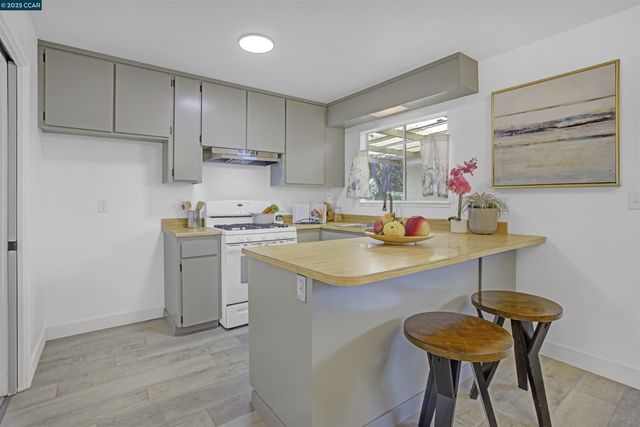 2110 Barrett Ave, Richmond, CA 94801