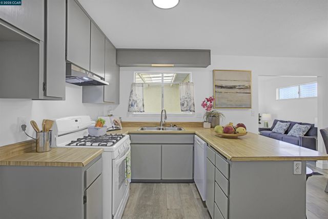 2110 Barrett Ave, Richmond, CA 94801