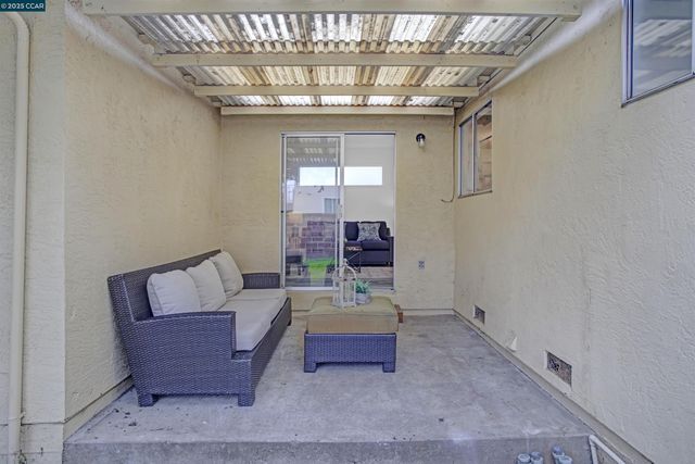 2110 Barrett Ave, Richmond, CA 94801