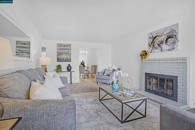 2110 Barrett Ave, Richmond, CA 94801