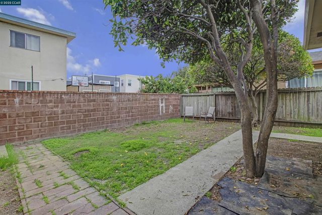 2110 Barrett Ave, Richmond, CA 94801