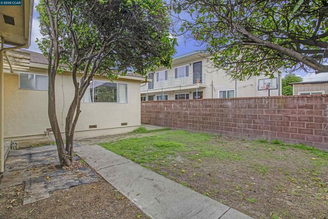 2110 Barrett Ave, Richmond, CA 94801