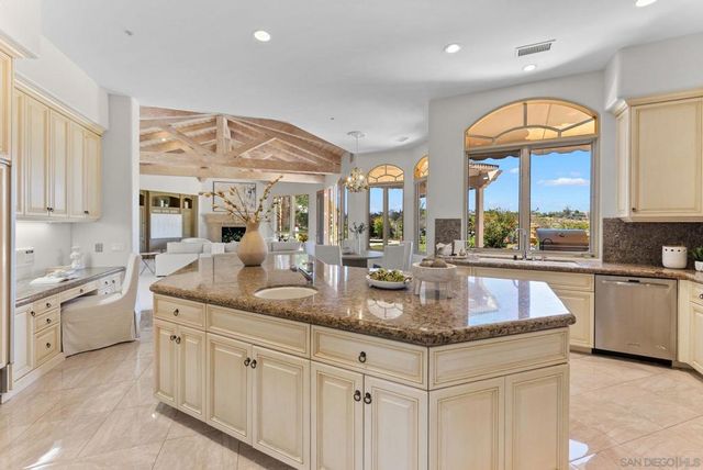 7896 Saint Andrews Rd, Rancho Santa Fe, CA 92067