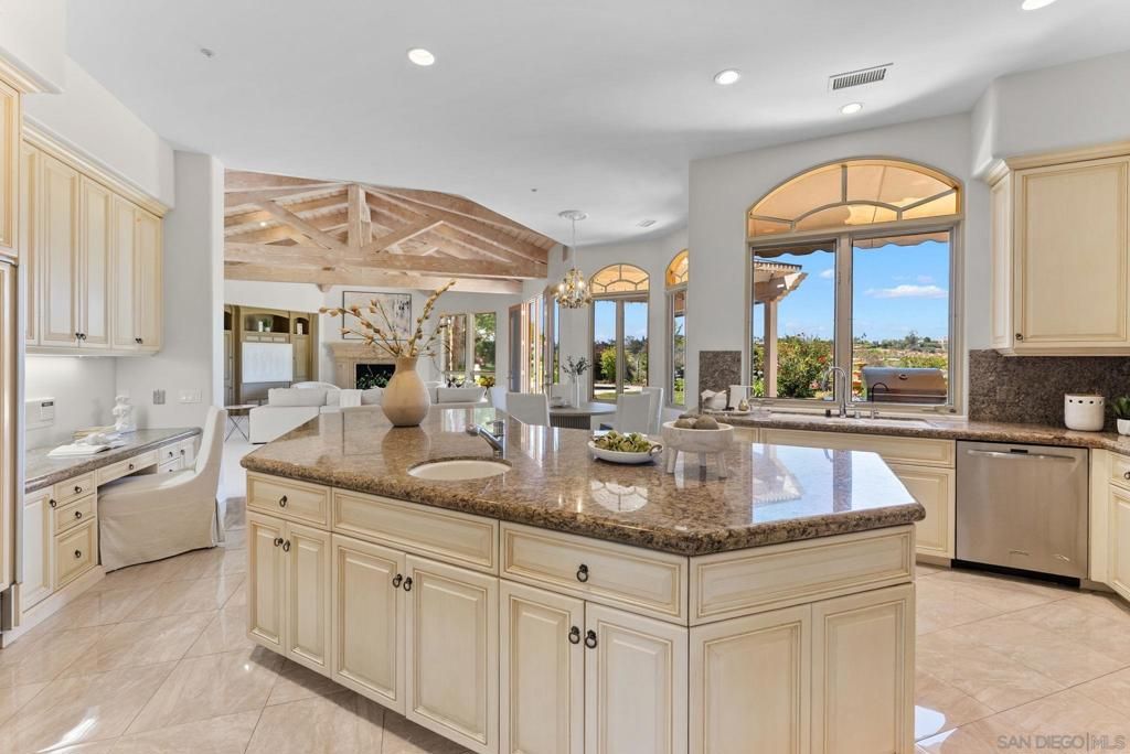 Image 9 of property listing at 7896 Saint Andrews Rd, Rancho Santa Fe, CA 92067
