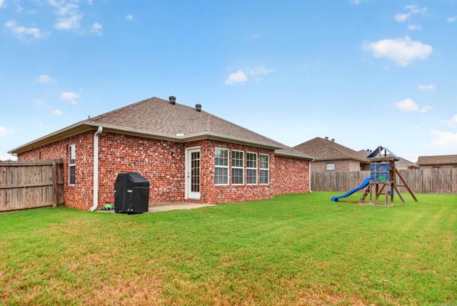 2424 Canterbury Lane, Cabot, AR 72023