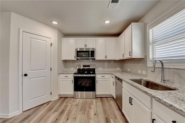 656 Rodeo Drive, Auburn, GA 30011