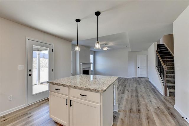 656 Rodeo Drive, Auburn, GA 30011