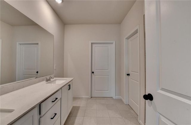 656 Rodeo Drive, Auburn, GA 30011