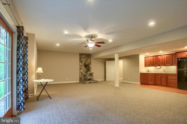 416 MEHAFFIE LN, Harrisburg, PA 17112