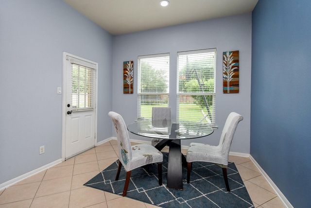 6811 Bannon Trail, Sugar Land, TX 77479