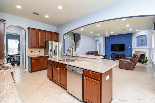 6811 Bannon Trail, Sugar Land, TX 77479