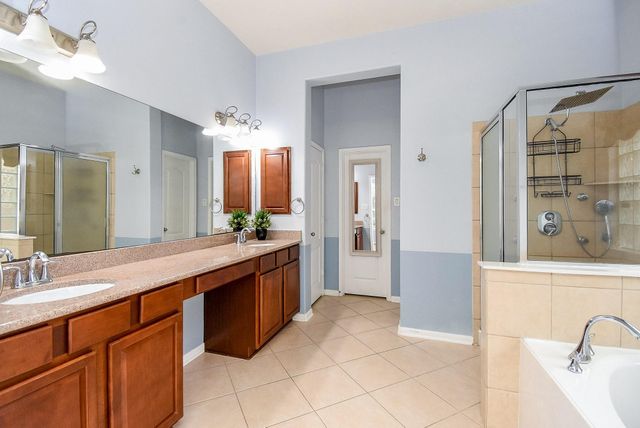 6811 Bannon Trail, Sugar Land, TX 77479