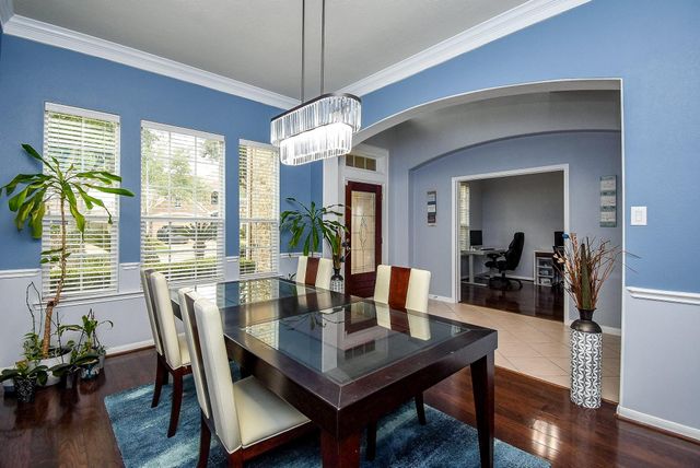 6811 Bannon Trail, Sugar Land, TX 77479