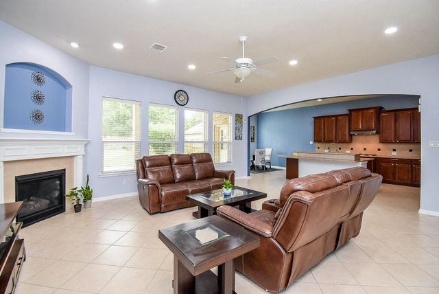 6811 Bannon Trail, Sugar Land, TX 77479