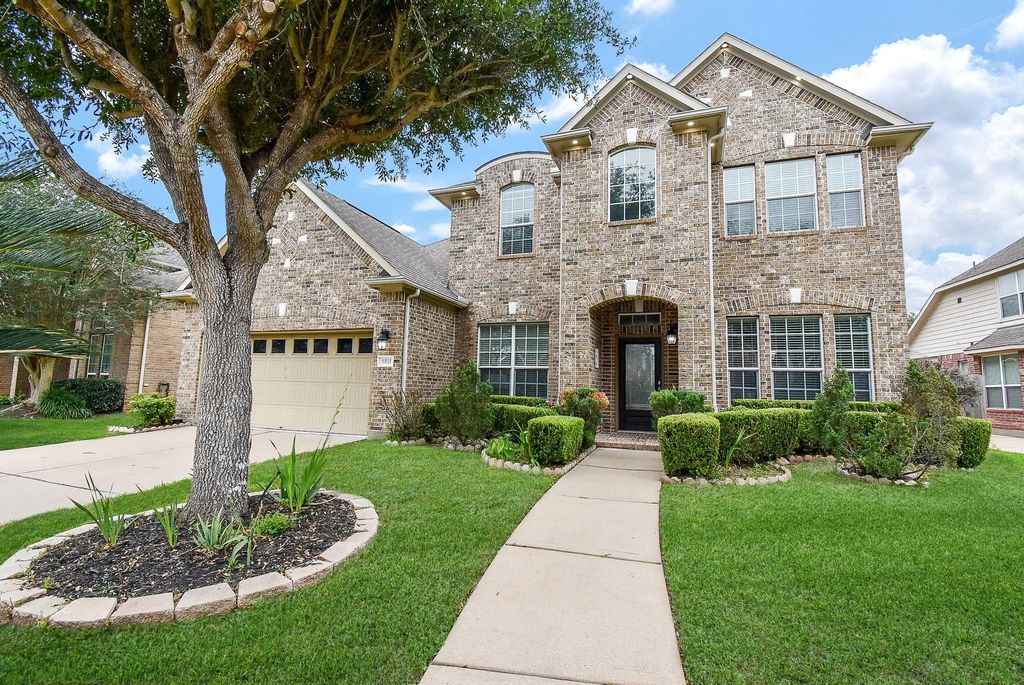 6811 Bannon Trail, Sugar Land, TX 77479