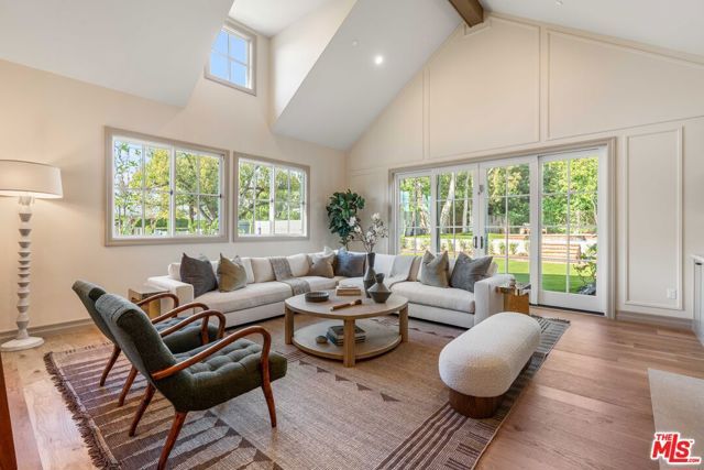 4912 Beeman Avenue, Valley Village, CA 91607