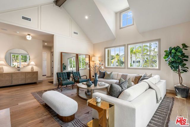 4912 Beeman Avenue, Valley Village, CA 91607