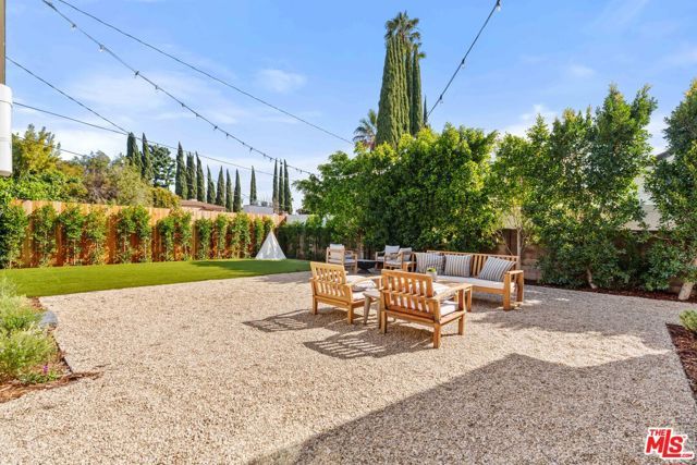 4912 Beeman Avenue, Valley Village, CA 91607