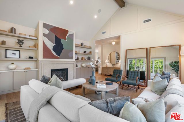 4912 Beeman Avenue, Valley Village, CA 91607