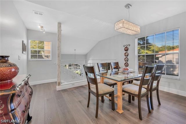 2460 Old Groves RD 201, Naples, FL 34109