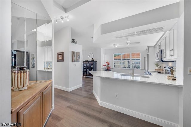 2460 Old Groves RD 201, Naples, FL 34109