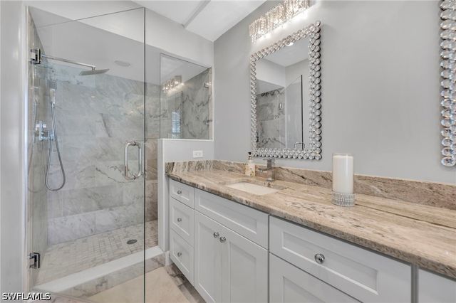 2460 Old Groves RD 201, Naples, FL 34109