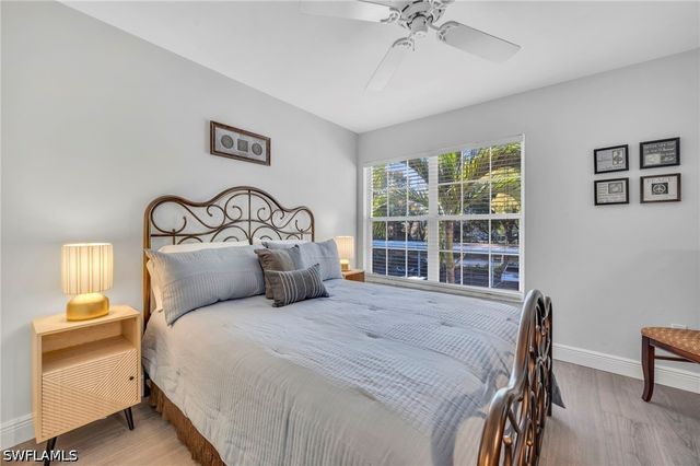 2460 Old Groves RD 201, Naples, FL 34109