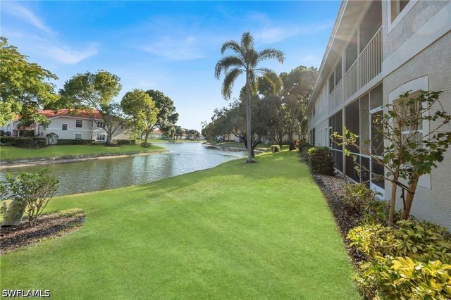 2460 Old Groves RD 201, Naples, FL 34109