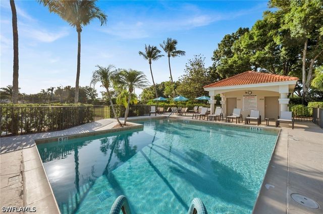 2460 Old Groves RD 201, Naples, FL 34109