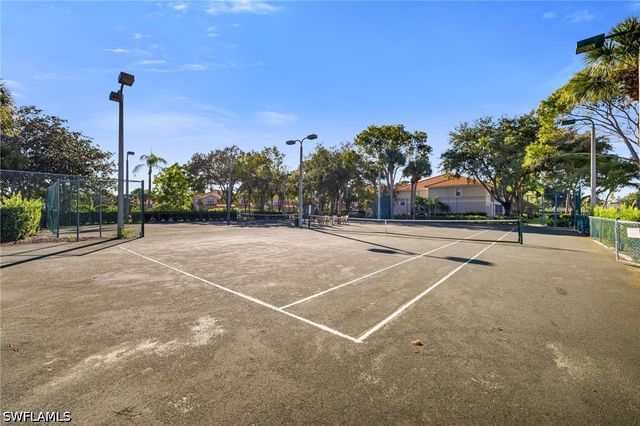 2460 Old Groves RD 201, Naples, FL 34109