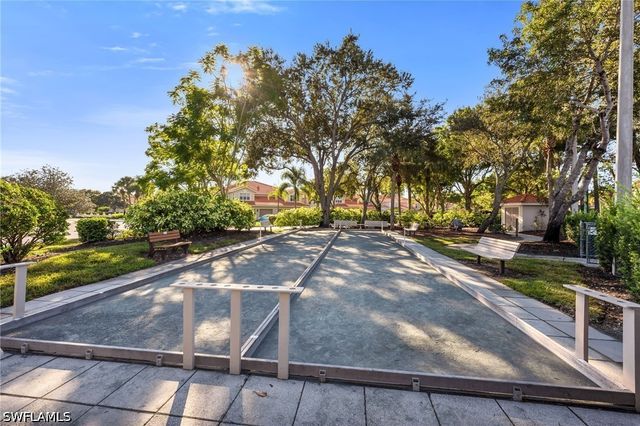 2460 Old Groves RD 201, Naples, FL 34109