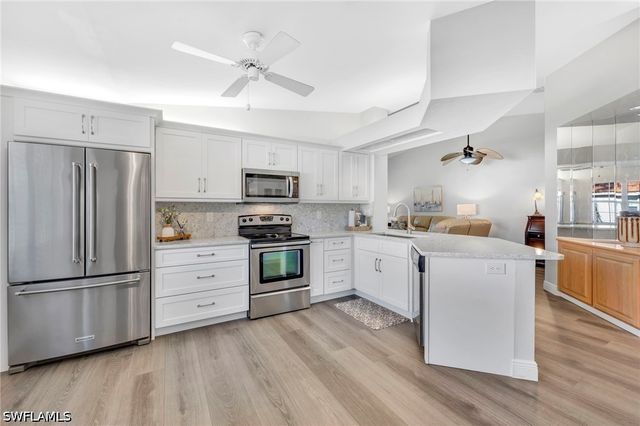 2460 Old Groves RD 201, Naples, FL 34109