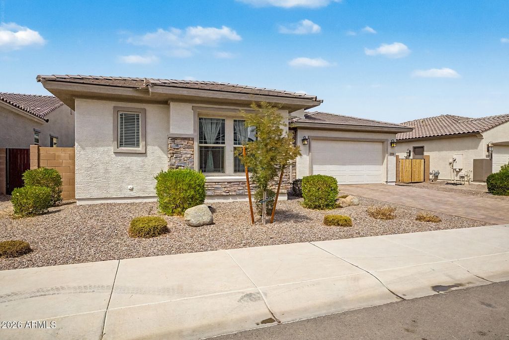17814 W MEDLOCK Drive, Litchfield Park, AZ 85340 — photo 2