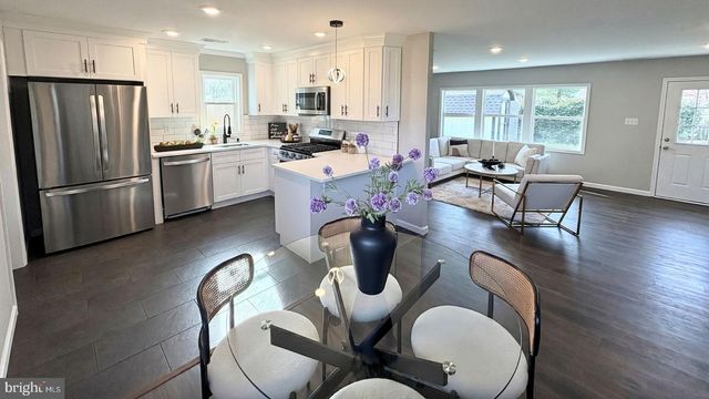 38 SHERWOOD LN, Willingboro, NJ 08046