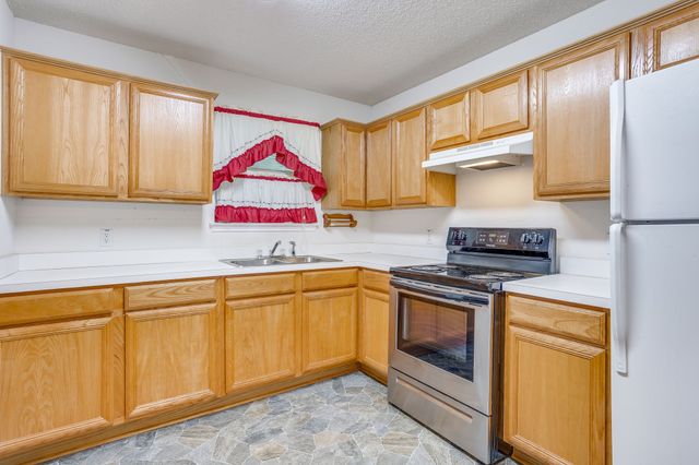 506 E Mcfarland Street, Grandview, TX 76050