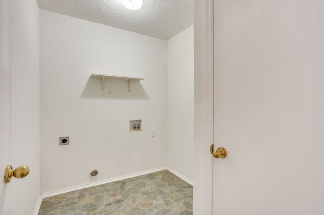 506 E Mcfarland Street, Grandview, TX 76050