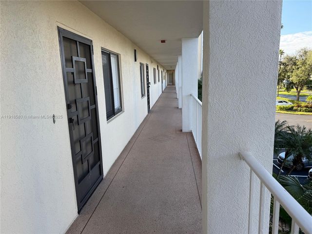 7290 Kinghurst Dr 306, Delray Beach, FL 33446