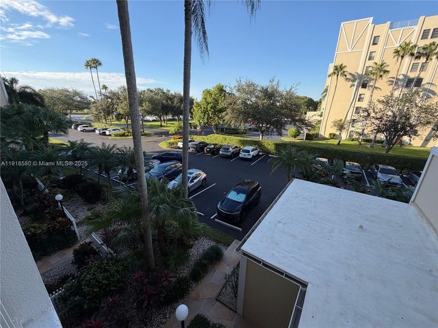 7290 Kinghurst Dr 306, Delray Beach, FL 33446